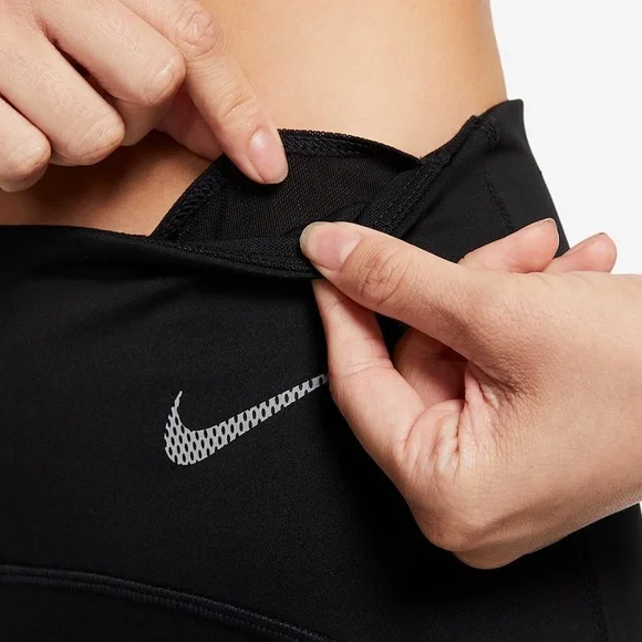 Nike Icon Clash Speed Tight 7/8 en Black, White & Reflective Silver Size Small - Picture 4 of 5